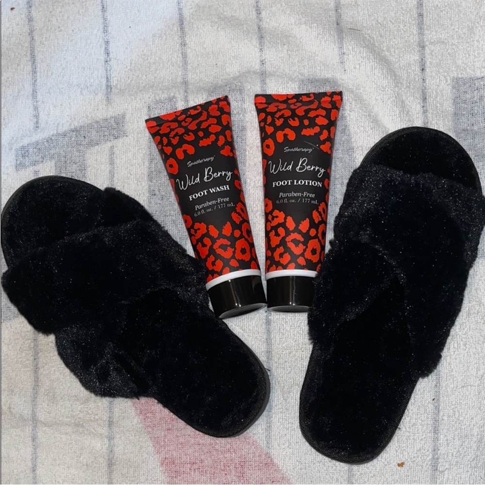 Black Fuzzy Slippers